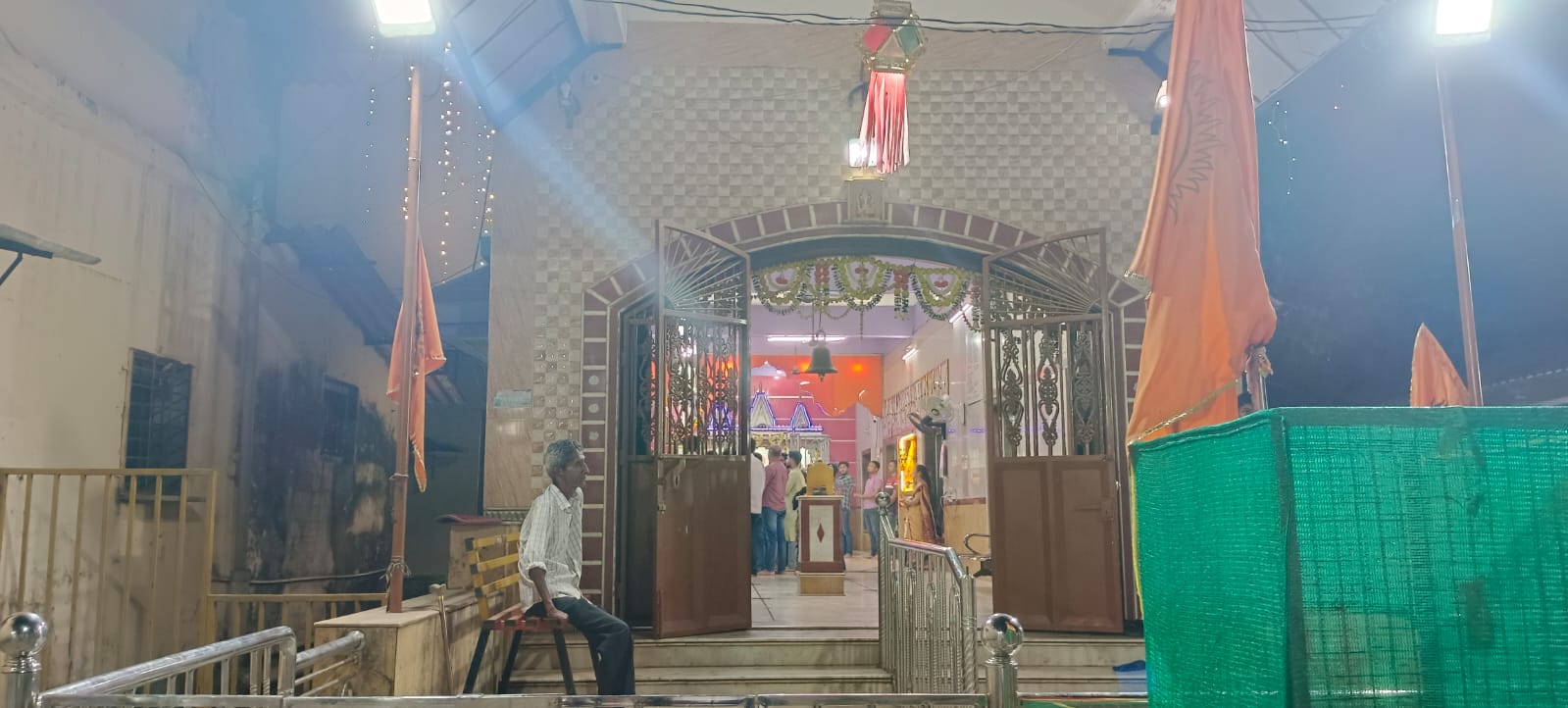 मनोर (पालघर) भक्ति के रंग में रंगा मनोर: बजरंग बली के जयकारों के साथ निकला नगर भ्रमण, कीर्तन की गूंज से निखरा उत्सव